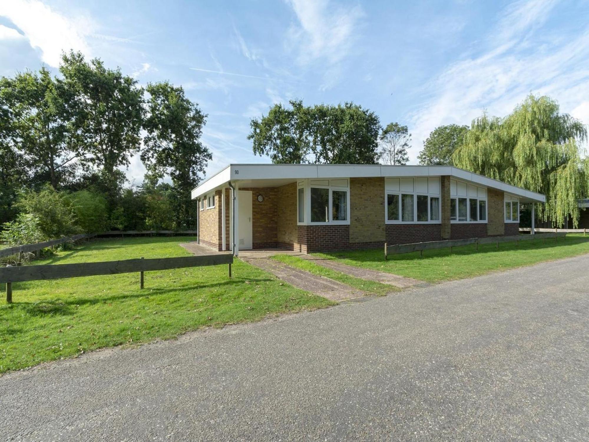 Stylish Beachside Bungalow With Patio Sint Maartensvlotbrug Exterior foto
